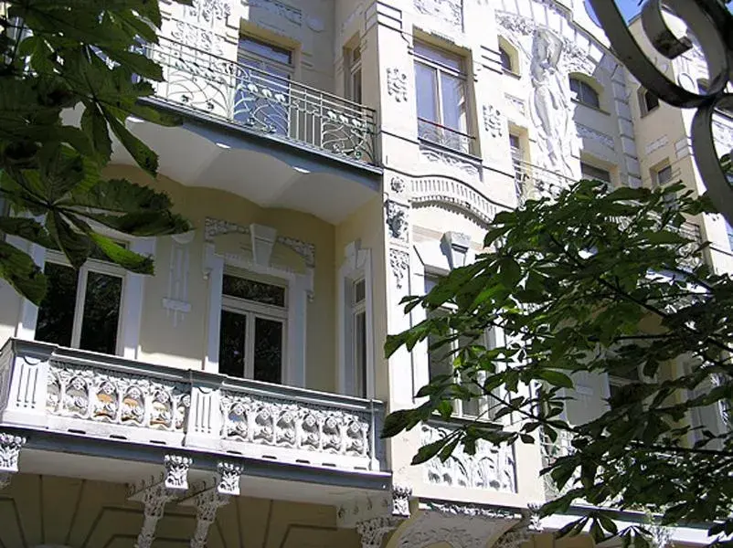 Apartment Charlie